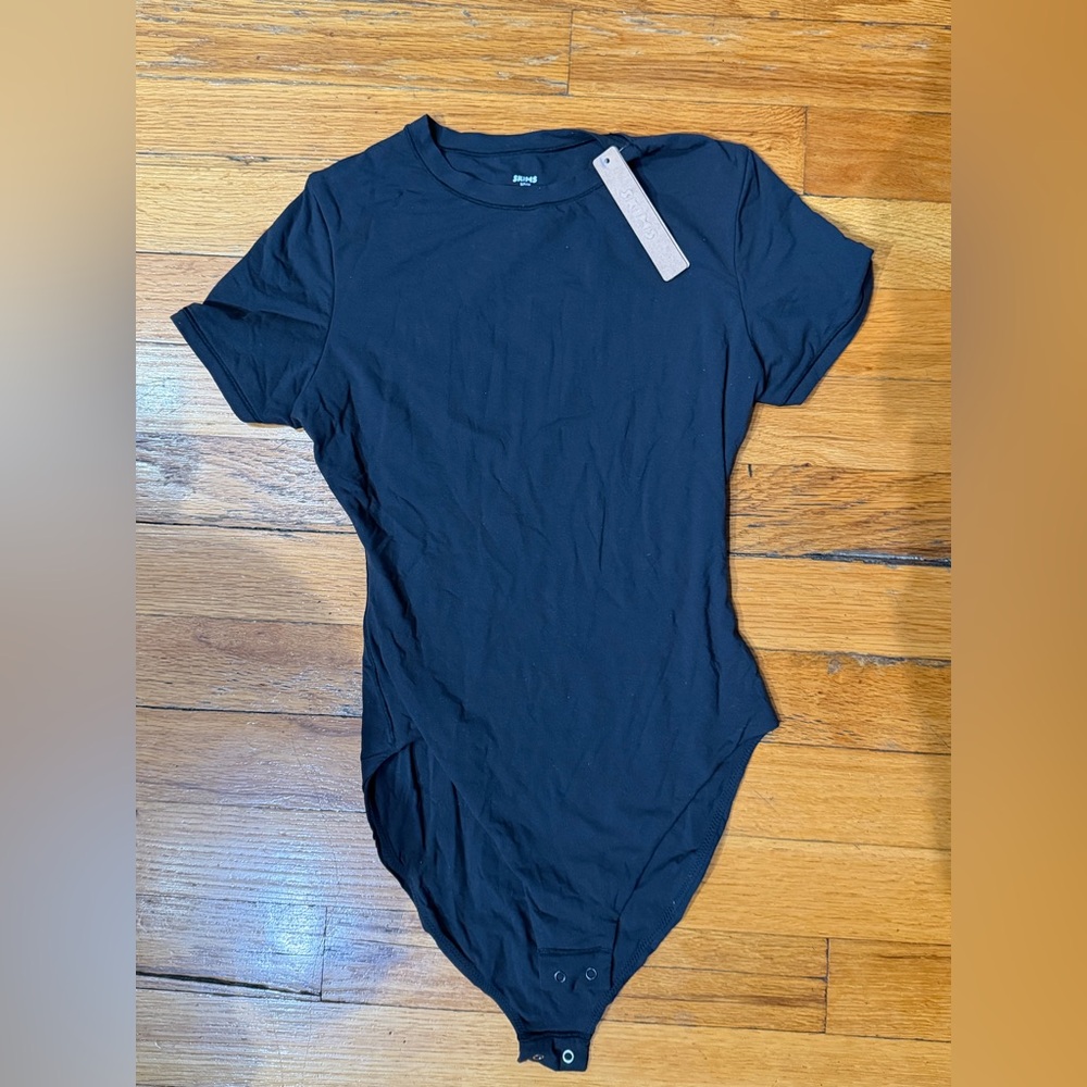 Skims Fits Everybody T-Shirt Bodysuit Black NEW WITH TAGS!